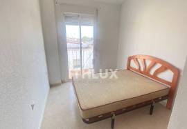 Two-story house with patio and garage in Puebla de la Calzada · 4 bedrooms · 3 bathrooms
