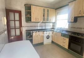 Two-story house with patio and garage in Puebla de la Calzada · 4 bedrooms · 3 bathrooms