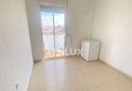 Two-story house with patio and garage in Puebla de la Calzada · 4 bedrooms · 3 bathrooms