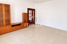 Two-story house with patio and garage in Puebla de la Calzada · 4 bedrooms · 3 bathrooms