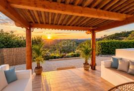 Charming 2-Bedroom Villa with Pool & Stunning Views Across the Hills to the Sea – Near Santa Catarina da Fonte do Bispo Charming 2-Bedroom Villa with Pool & Stunning Views Across the Hills to the Sea – Near Santa Catarina da Fonte do Bispo