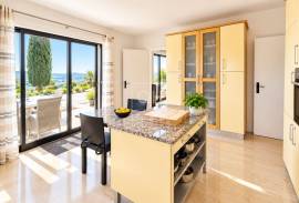 Elegant 3+1 Bedroom Villa with Breathtaking Sea Views near Loulé Elegant 3+1 Bedroom Villa with Breathtaking Sea Views near Loulé