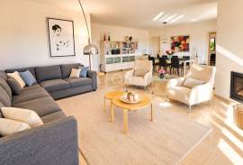 Elegant 3+1 Bedroom Villa with Breathtaking Sea Views near Loulé Elegant 3+1 Bedroom Villa with Breathtaking Sea Views near Loulé