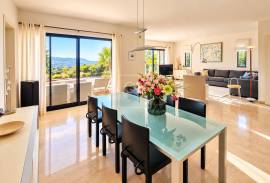 Elegant 3+1 Bedroom Villa with Breathtaking Sea Views near Loulé Elegant 3+1 Bedroom Villa with Breathtaking Sea Views near Loulé