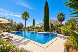 Elegant 3+1 Bedroom Villa with Breathtaking Sea Views near Loulé Elegant 3+1 Bedroom Villa with Breathtaking Sea Views near Loulé