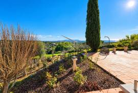 Elegant 3+1 Bedroom Villa with Breathtaking Sea Views near Loulé Elegant 3+1 Bedroom Villa with Breathtaking Sea Views near Loulé