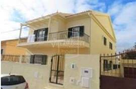 3 bedroom bank villa consisting of 3 floors located in the Arcena area in Alverca do Ribatejo.