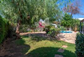 Detached 3+ bedroom villa with pool and basement near Almancil.