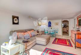 Detached 3+ bedroom villa with pool and basement near Almancil.