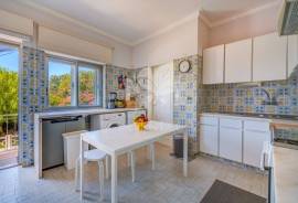 Detached 3+ bedroom villa with pool and basement near Almancil.