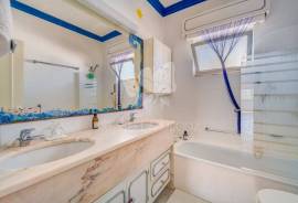 Detached 3+ bedroom villa with pool and basement near Almancil.