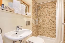 2 Bedroom Top Floor Apartment with Large Terraces for Annual Rental in Vilamoura