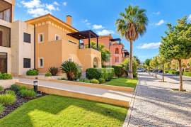 2 Bedroom Top Floor Apartment with Large Terraces for Annual Rental in Vilamoura