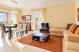 2 Bedroom Top Floor Apartment with Large Terraces for Annual Rental in Vilamoura