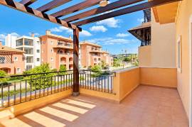 2 Bedroom Top Floor Apartment with Large Terraces for Annual Rental in Vilamoura