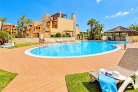 2 Bedroom Top Floor Apartment with Large Terraces for Annual Rental in Vilamoura