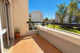 2 Bedroom Apartment to Renovate Near Vilamoura Marina