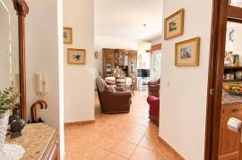 2 Bedroom Apartment to Renovate Near Vilamoura Marina