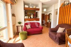 2 Bedroom Apartment to Renovate Near Vilamoura Marina