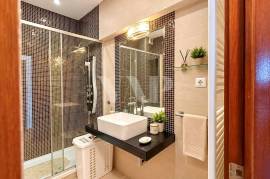 2 Bedroom Apartment to Renovate Near Vilamoura Marina