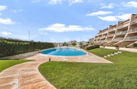 2 Bedroom Apartment with Large Terrace in Laguna Village, Vilamoura