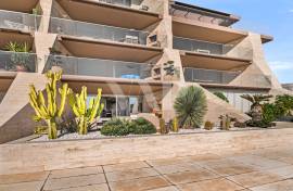 2 Bedroom Apartment with Large Terrace in Laguna Village, Vilamoura
