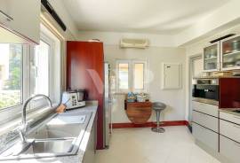 4 Bedroom Villa with Private Pool, Elevator and Luxury Basement in Vilamoura