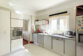 4 Bedroom Villa with Private Pool, Elevator and Luxury Basement in Vilamoura