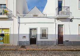 Tavira centre 3 bedroom townhouse with large sun terraces Tavira centre 3 bedroom townhouse with large sun terraces