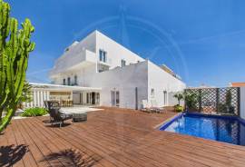 Exceptional 2 Bedroom Tavira Apartment with large terrace and private pool
