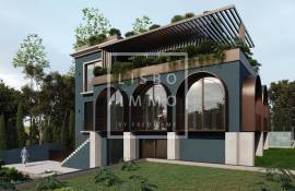 Historic Villa with Sea Views and Renovation Project in Estoril