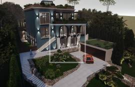 Historic Villa with Sea Views and Renovation Project in Estoril
