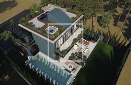 Historic Villa with Sea Views and Renovation Project in Estoril