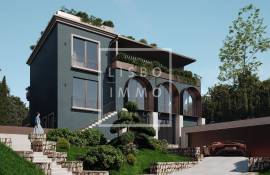 Historic Villa with Sea Views and Renovation Project in Estoril