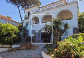 Historic Villa with Sea Views and Renovation Project in Estoril
