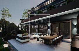Historic Villa with Sea Views and Renovation Project in Estoril