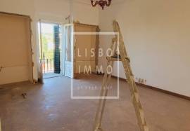 Historic Villa with Sea Views and Renovation Project in Estoril
