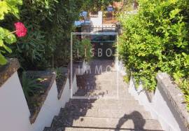 Historic Villa with Sea Views and Renovation Project in Estoril