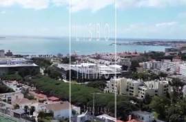 Historic Villa with Sea Views and Renovation Project in Estoril