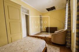 Building with Private Garden for Renovation in Lapa | Development Potential Building with Private Garden for Renovation in Lapa | Development Potential