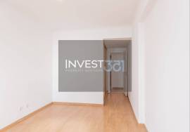 Luxury 3 Bedroom Apartment with Sea View, Pool and Garage – Britannia Building, Wall Luxury 3 Bedroom Apartment with Sea View, Pool and Garage – Britannia Building, Wall