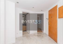 Luxury 3 Bedroom Apartment with Sea View, Pool and Garage – Britannia Building, Wall Luxury 3 Bedroom Apartment with Sea View, Pool and Garage – Britannia Building, Wall