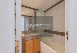 Luxury 3 Bedroom Apartment with Sea View, Pool and Garage – Britannia Building, Wall Luxury 3 Bedroom Apartment with Sea View, Pool and Garage – Britannia Building, Wall