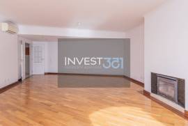 Luxury 3 Bedroom Apartment with Sea View, Pool and Garage – Britannia Building, Wall Luxury 3 Bedroom Apartment with Sea View, Pool and Garage – Britannia Building, Wall