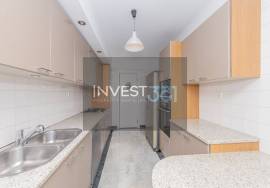 Luxury 3 Bedroom Apartment with Sea View, Pool and Garage – Britannia Building, Wall Luxury 3 Bedroom Apartment with Sea View, Pool and Garage – Britannia Building, Wall