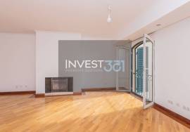Luxury 3 Bedroom Apartment with Sea View, Pool and Garage – Britannia Building, Wall Luxury 3 Bedroom Apartment with Sea View, Pool and Garage – Britannia Building, Wall