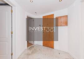 Luxury 3 Bedroom Apartment with Sea View, Pool and Garage – Britannia Building, Wall Luxury 3 Bedroom Apartment with Sea View, Pool and Garage – Britannia Building, Wall