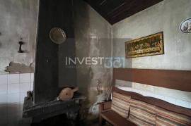 4 bedroom villa with annexes, garden and chestnut grove tree in Campeã, Vila Real