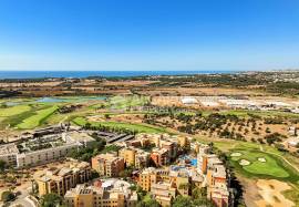 Luxury 2-Bedroom Apartment Next to Victoria Golf Course in Vilamoura, Algarve Luxury 2-Bedroom Apartment Next to Victoria Golf Course in Vilamoura, Algarve