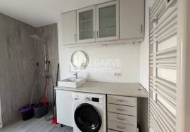 7-bedroom house in a quiet residential area close to the beach and the airport. 7-bedroom house in a quiet residential area close to the beach and the airport.